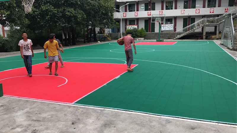 贵州望谟中心校悬浮拼装地板篮球场建设